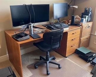 Office Furniture | Gaming monitor and keyboard