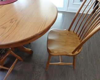 Archback Kitchen table in Oak