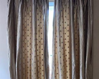 there are many styles and colors