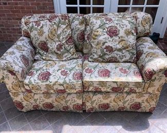 floral sofa by LEE furniture