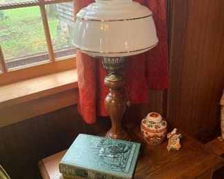 Living Room 
Books, lamp