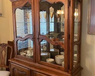 Ethan Allen Hutch....Pristine!