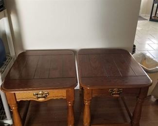 Set of two side tables 25 x 21 x 20.5