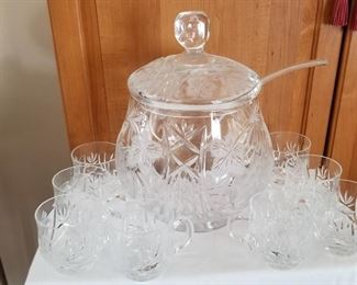 Heavy glass punch bowl, 8 cups and ladle