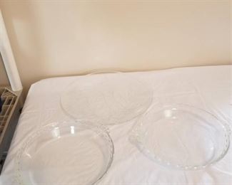 Serving plate and 2 pie pans