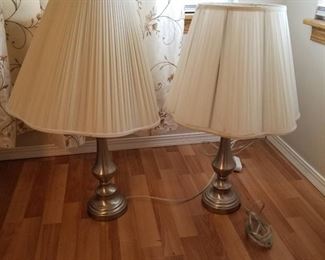 Set of 2 silver toned lamps (28")