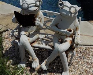 $20. Concrete Frog Garden Art