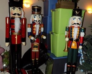 6ft and 5 foot Nutcrackers