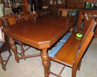 Antique Walnut Table with 6 Chairs and 2 Leaves