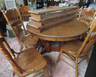 Oak Round Kitchen Table with 3 Leaves and 6 Chairs