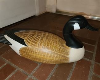 HANDCARVED & HANDPAINTED WOODEN DUCK DECOY AUTOGRAPHED BY PAT WALTZINGER OF TOMS RIVER, NJ