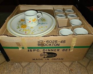 Brockton Dinner China Set In Original Box