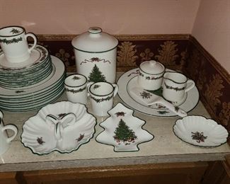 The Cellar Christmas Dish Set