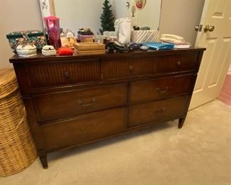 Hooker E. Mainline Mid-century Dresser
