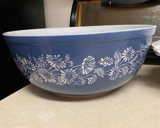 Vintage Pyrex Bowl
