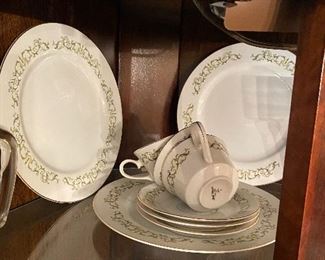 Bell Flower China Set