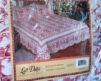 Red and white floral king size quilt 