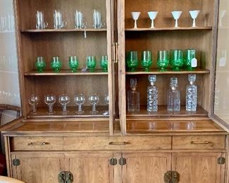 Close up of the Mid-century modern hutch by Thomasville. PERFECT CONDITION! 