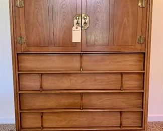$600- AUTHENTIC and RARE FIND!! This Tamerlane by Thomasville Multi Drawer Wood Dresser Stylish with plenty of storage. Original brass pulls in excellent condition and extremely sturdy! 38W 20D 47H. BEAUTIFUL condition!!