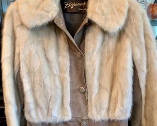 $250 - Mink and suede short coat, extra small/petite. GREAT condition! 