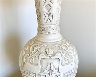 $180.00 - Close up of vintage lamp base (very large!) 52H 20D