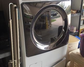 Kenmore Elite front loading washer with pedestal.