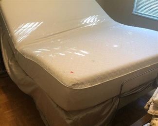 Tempura-Pedic Queen Lift Bed with massage
AVAILABLE FOR Pre-sale $ 895