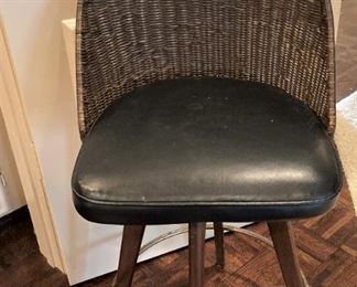 Single bar stool