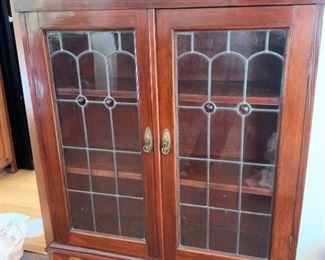 024d Antique Wood Display Cabinet