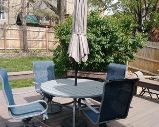 Patio table & 4 chairs w/umbrella
