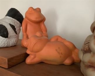 Frogs, just chillin'.