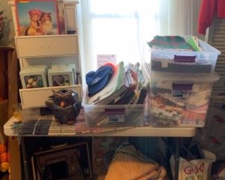 Placemats, table runners and hand towels for every season, portable singer sewing machine