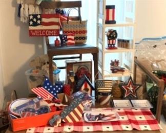 Fourth of July decor, expandable vintage table with leaves, awesome for crafting!