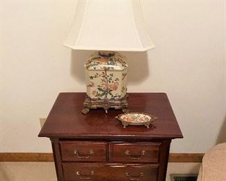 Kinkaid night stand/end table