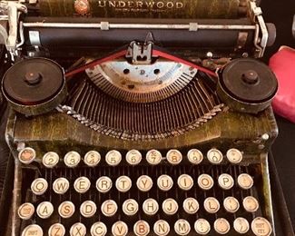 Underwood portable typewriter 