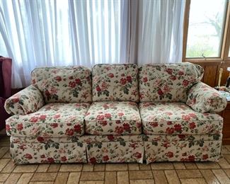 La-Z-Boy Floral 3-Seater Sofa - $160 - 97" Wide x 40" Deep x 37" High