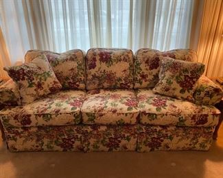 La-Z-Boy Floral 3-Seater Sofa - $220 - 88" Long x 38" High x 40" Deep