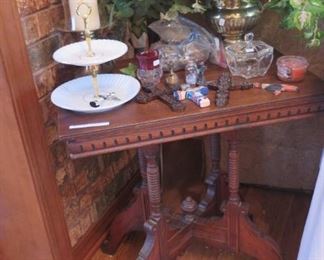 antique oak victorian table