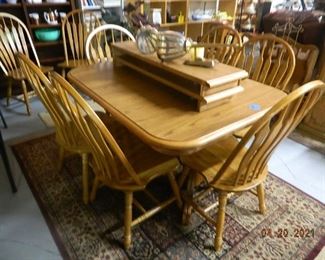 dining room table w/8 chairs