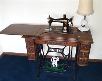 Singer sewing machine 