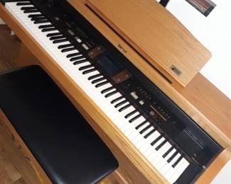 Electric  piano/Organ with embellishments features