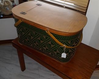 Brand Name picnic basket