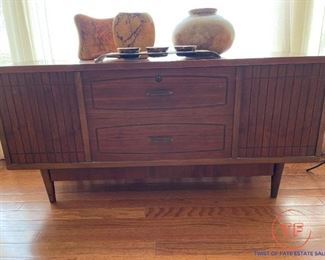 LANE Mid Century Modern Cedar Chest