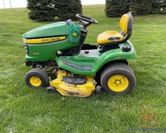 JOHN DEERE X324 Riding Lawn Mower