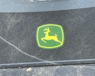 JOHN DEERE X324 Riding Lawn Mower