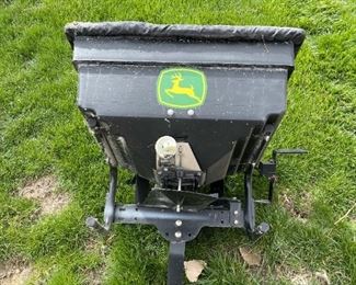 JOHN DEERE Mounted Electric Spreader