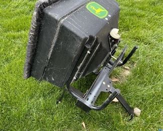 JOHN DEERE Mounted Electric Spreader