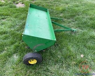 JOHN DEERE Tow-Behind Plug Aerator