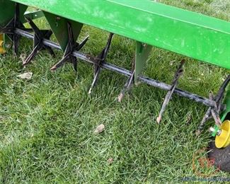 JOHN DEERE Tow-Behind Plug Aerator