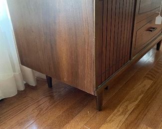 LANE Mid Century Modern Cedar Chest